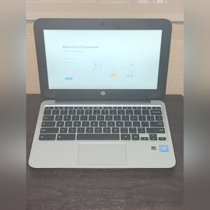 HP Chromebook 11 G4 (Celeron N2840 2.16GHz, 16GB SSD, 4GB RAM, Chrome OS)